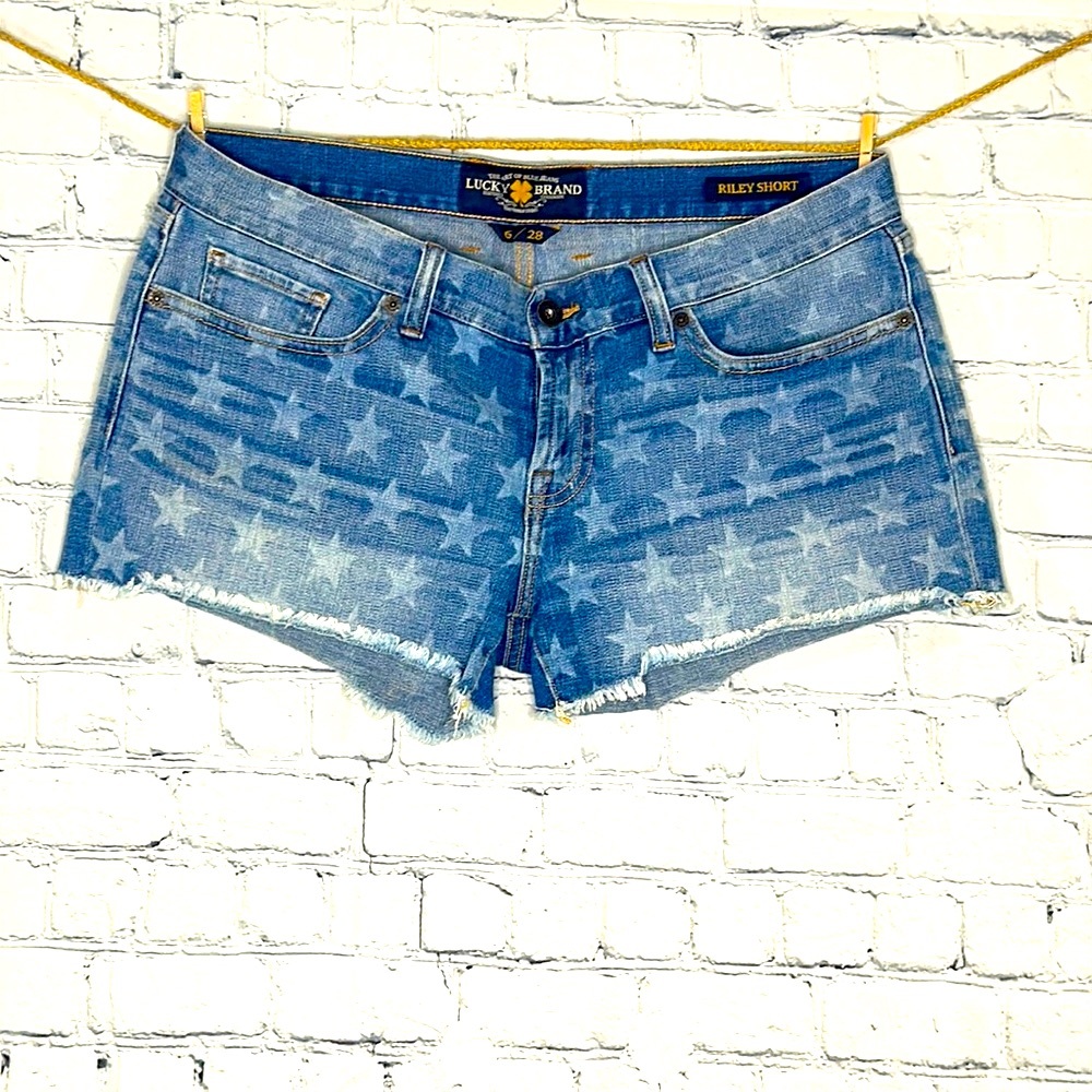 ✨Lucky Brand- Star Print Riley Shorts ⭐️ size 6